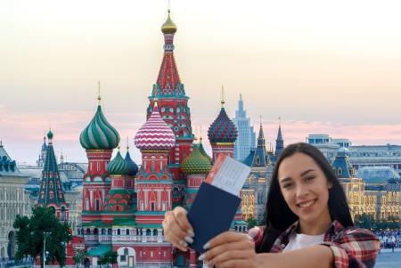 Công dân Việt Nam có cần visa du lịch Nga không?