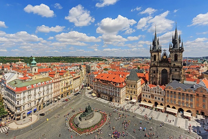 Quảng trường Staromestske Namesti