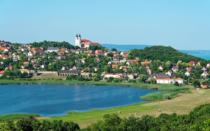 Balaton - hồ đẹp nhất và có diện tích rộng nhất cả vùng Trung Âu