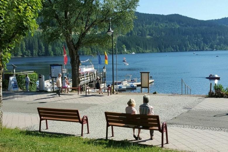Bờ hồ Titisee