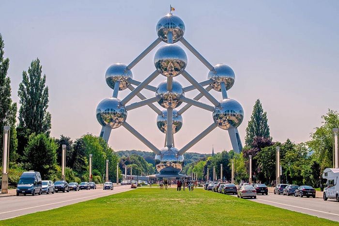 Atomium là một công trình vĩ đại có cấu trúc kỳ lạ