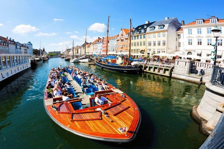 Du thuyền kênh đào Nyhavn