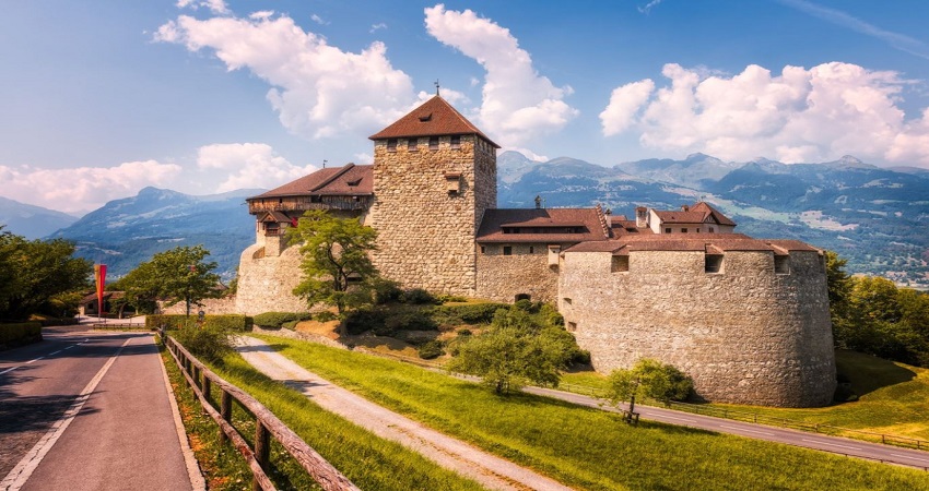 Ghé thăm lâu đài Vaduz