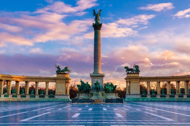 Heroes Square