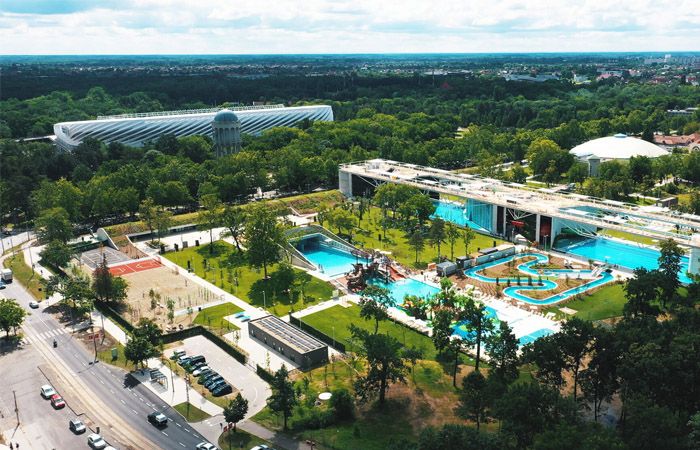 Khu phức hợp Aquaticum Debrecen SPA nằm ngay trung tâm thành phố Debrecen